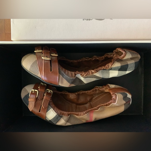 Burberry Ballet Flats in Nova Check Plaid with Brown Leather Triple Buckle EU 37 - Picture 6 of 16